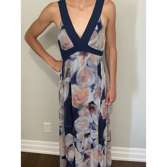 RW & CO Floral Maxi dress - Picture 4 of 9